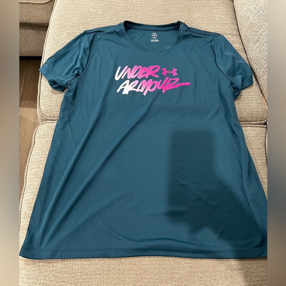 Under armour loose fit shirt
